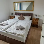 Apartment Claras Gartenblick In Schwerin, Naehe Schloss, Hbf & Altstadt, Ruhige Zentrale Lage, Kostenfreie Parkplaetze Schwerin (Mecklenburg-Vorpommern)