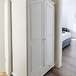Claras Gartenblick In Schwerin, Naehe Schloss, Hbf & Altstadt, Ruhige Zentrale Lage, Kostenfreie Parkplaetze Apartment *