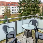 Apartment Claras Gartenblick In Schwerin, Naehe Schloss, Hbf & Altstadt, Ruhige Zentrale Lage, Kostenfreie Parkplaetze *